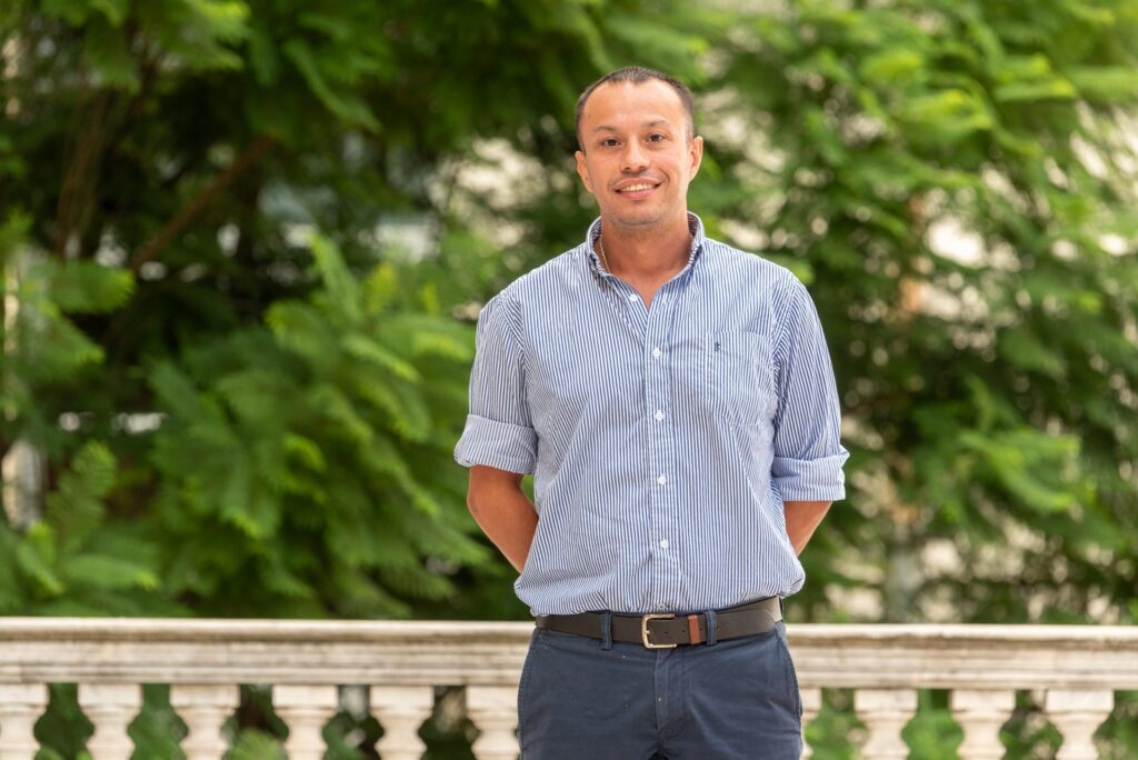 Prog. de Descentralización Mag. Prof. Carlos Hoyo Miranda