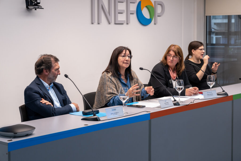 UTU e INEFOP relanzaron el proyecto Aulas Móviles y firmaron un convenio marco