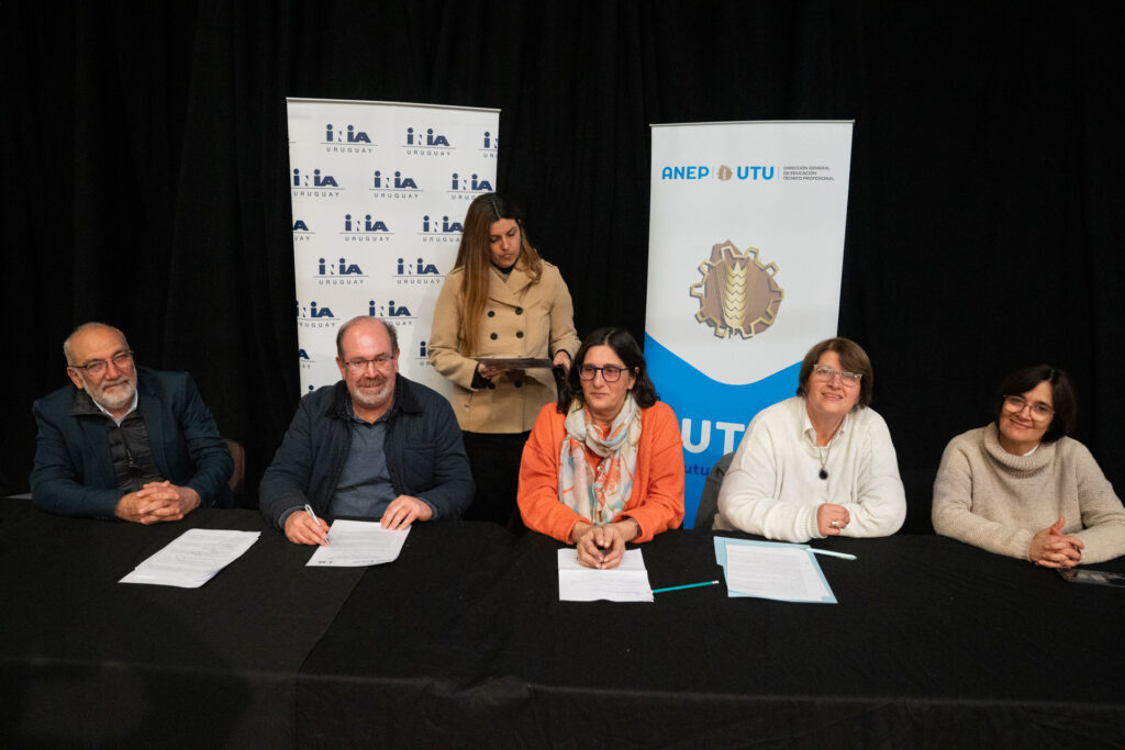 Investigación y educación se complementan en acuerdo marco entre UTU y el INIA
