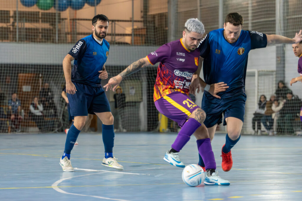 Triunfos importantes para los equipos de UTU Futsal ante Villa Española en el torneo Competencia de AUF 2025