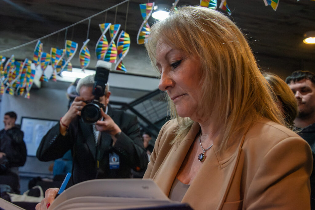 Estudiantes de UTU presentaron proyecto de egreso a la vicepresidenta Carolina Cosse