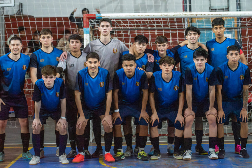 El plantel de futsal Sub 20 de UTU convirtió 12 goles en Pando en su primer encuentro por playoffs