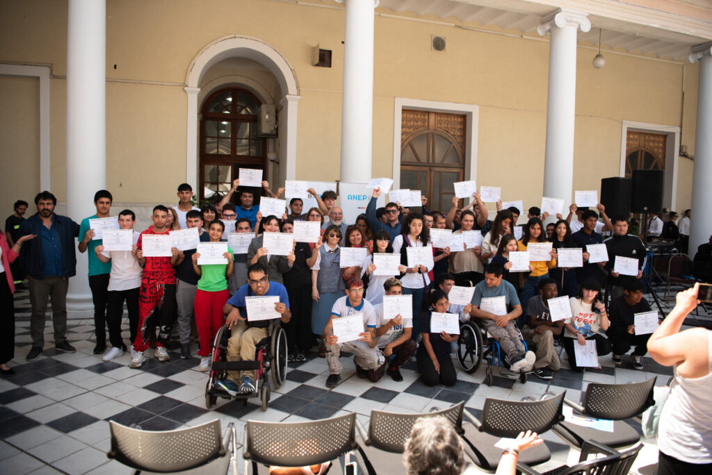 Entrega de certificados de Acreditación de Saberes a estudiantes de Educación Especial