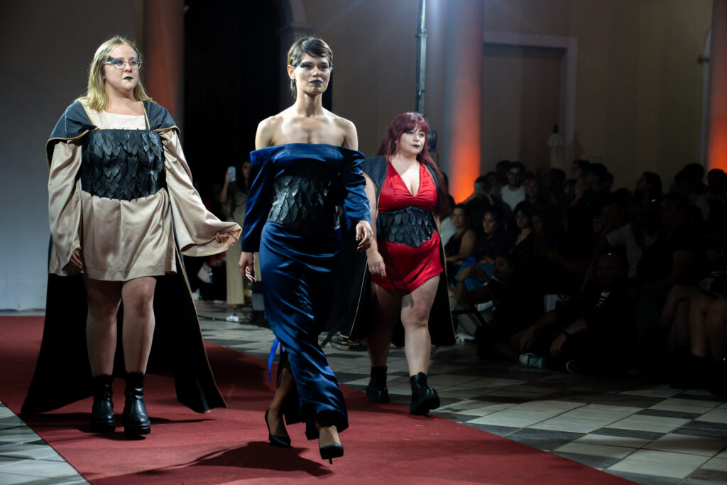 Moda, aguja y diseño: el desfile de Escuela Palermo celebra a una nueva generación con más de 180 creaciones
