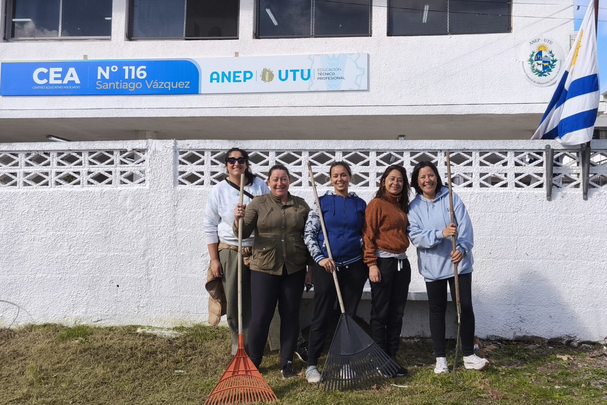 Mujeres en Santiago Vázquez participan en capacitación impulsada por UTU y MIDES para conformar cooperativa de trabajo