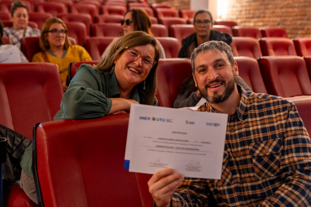 «Construir ciudadanía»: se realizó reconocimiento a participantes de Uruguay Impulsa en Flores