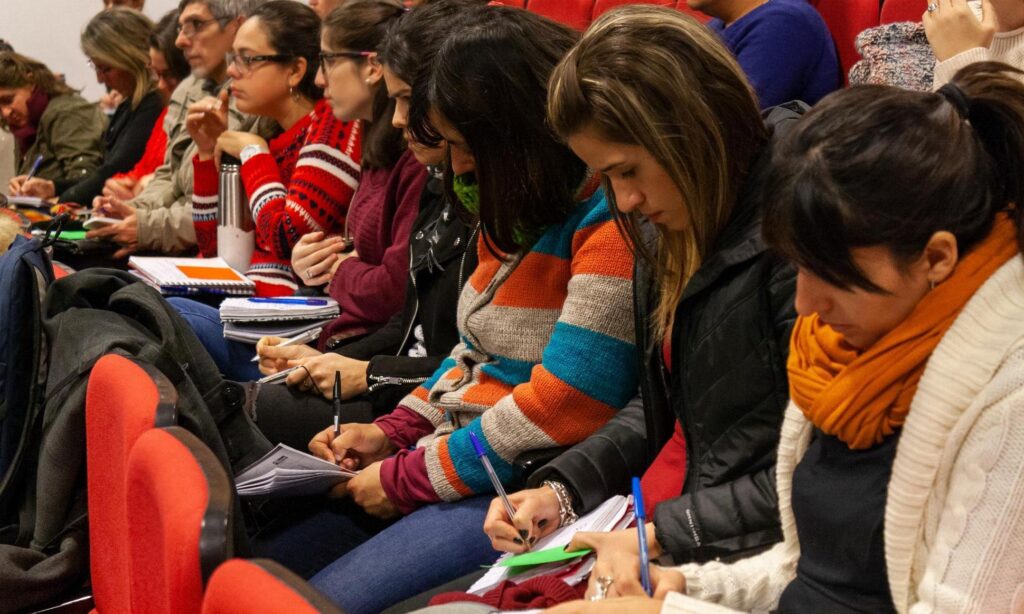 Invitación a Jornadas de Actualización Docente para el área 557 Peinados y Estética
