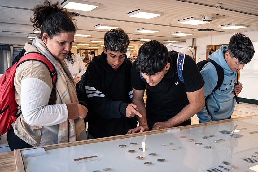 Estudiantes de UTU participaron en jornada educativa en el Banco Central del Uruguay