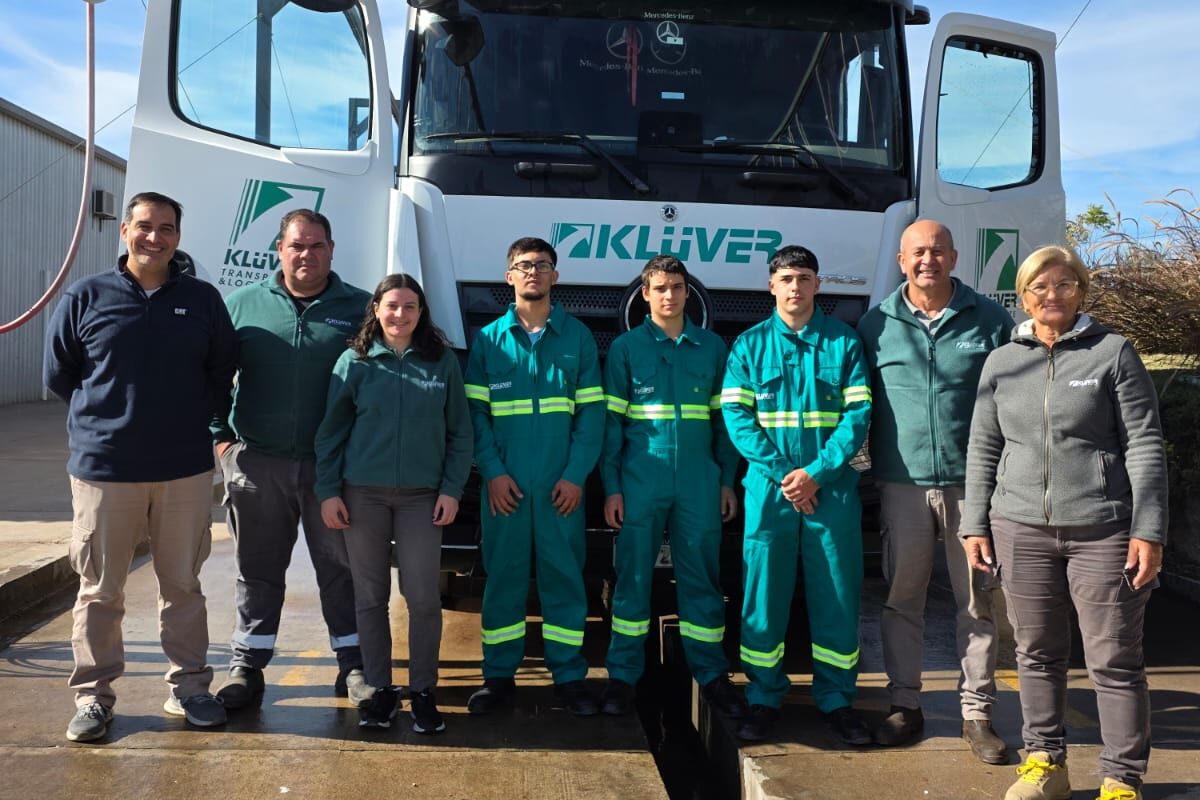 Estudiantes de UTU Mercedes incian pasantía en empresa de transporte y logística
