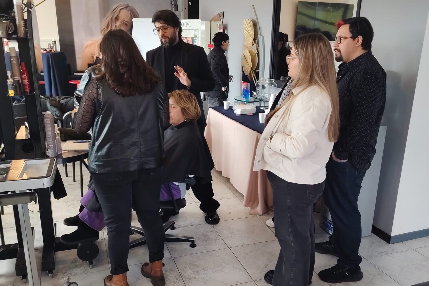 Aprendizaje y práctica profesional en jornada técnica de Estética Capilar junto a Wella