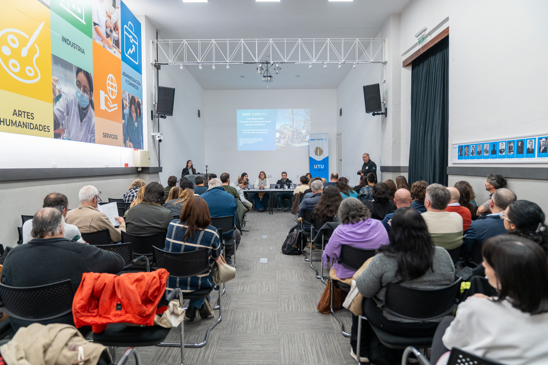 Repensar la educación entre todos: se llevó a cabo por primera vez el conversatorio Desafíos de la Educación Media Superior Tecnológica