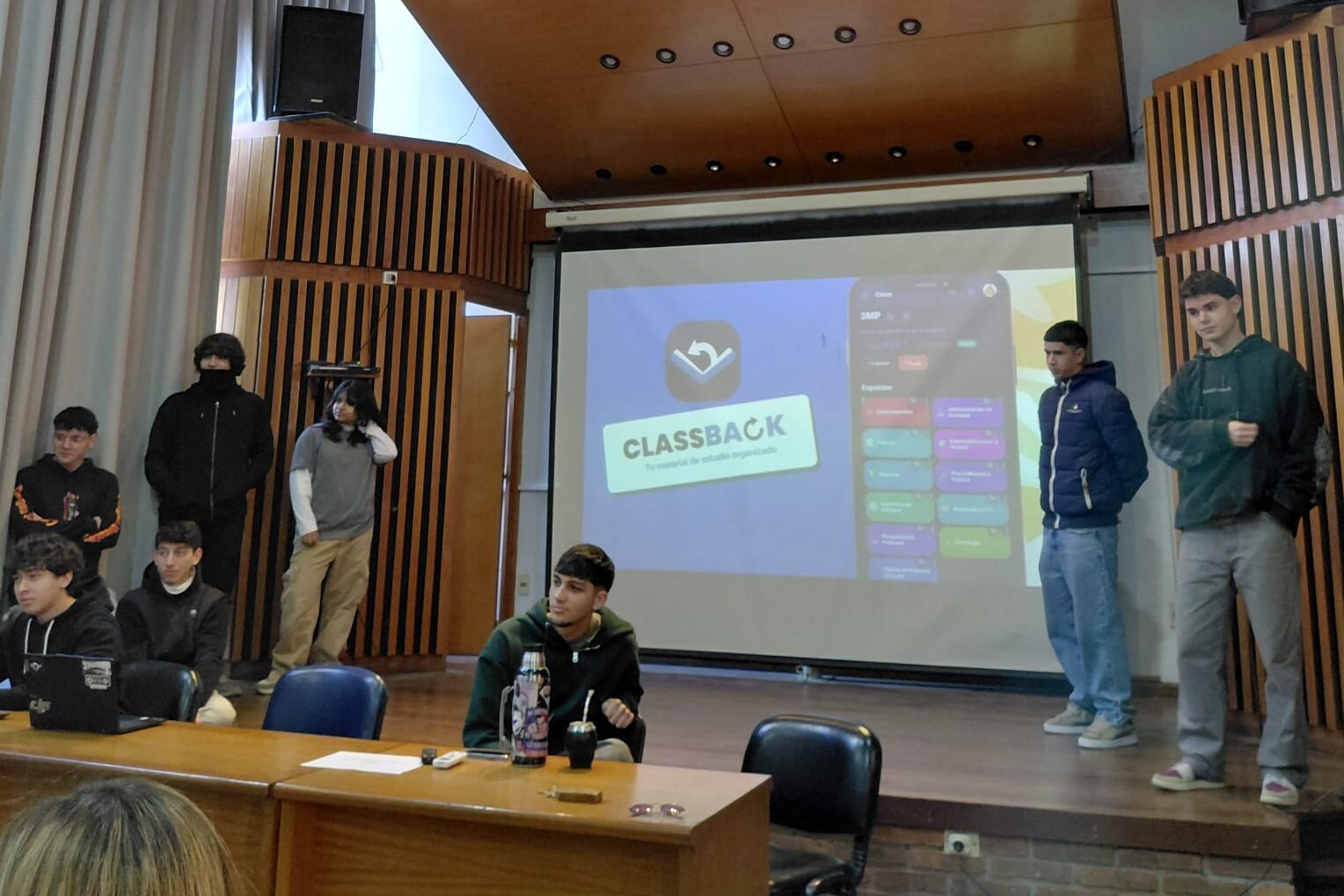 Estudiantes del Instituto Tecnológico Superior Arias Balparda desarrollaron la plataforma digital «ClassBack»