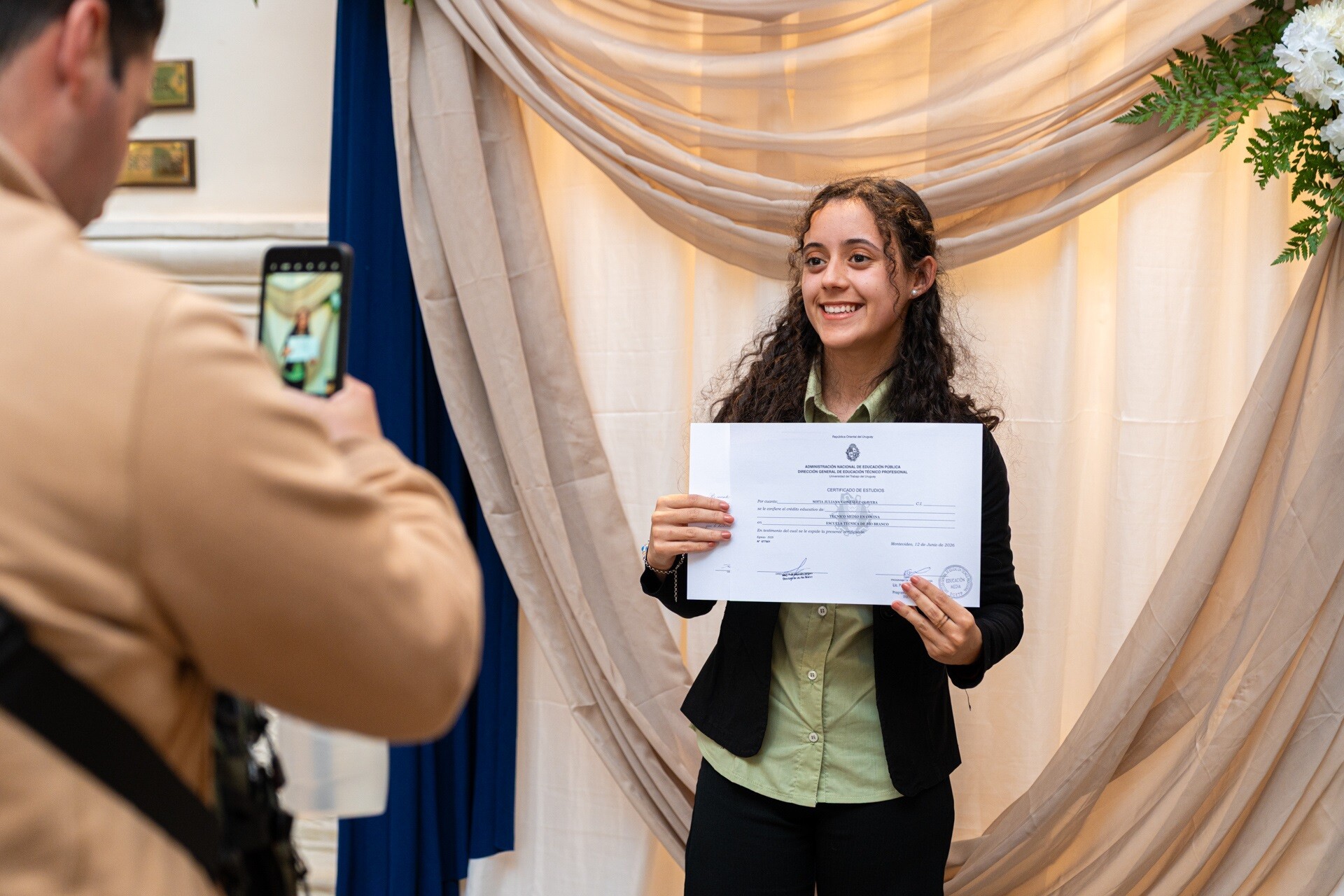 «Hoy UTU nos ofrece continuidad educativa y la oportunidad de profesionalizarnos en el área que hemos escogido»: más de 190 estudiantes recibieron sus títulos en Cerro Largo