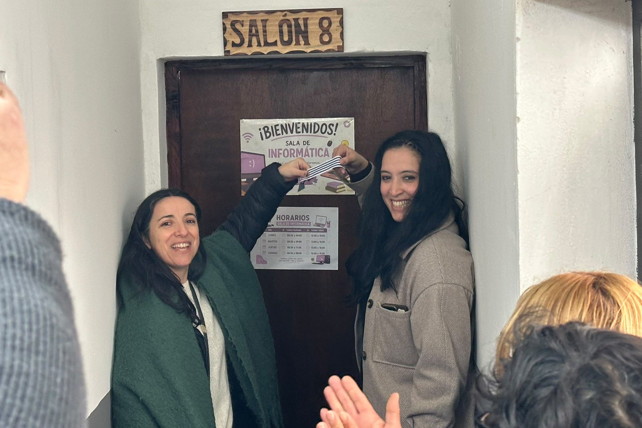 Se inauguró una sala de informática en el Centro Educativo de la Unidad N.º 6  de Punta de Rieles
