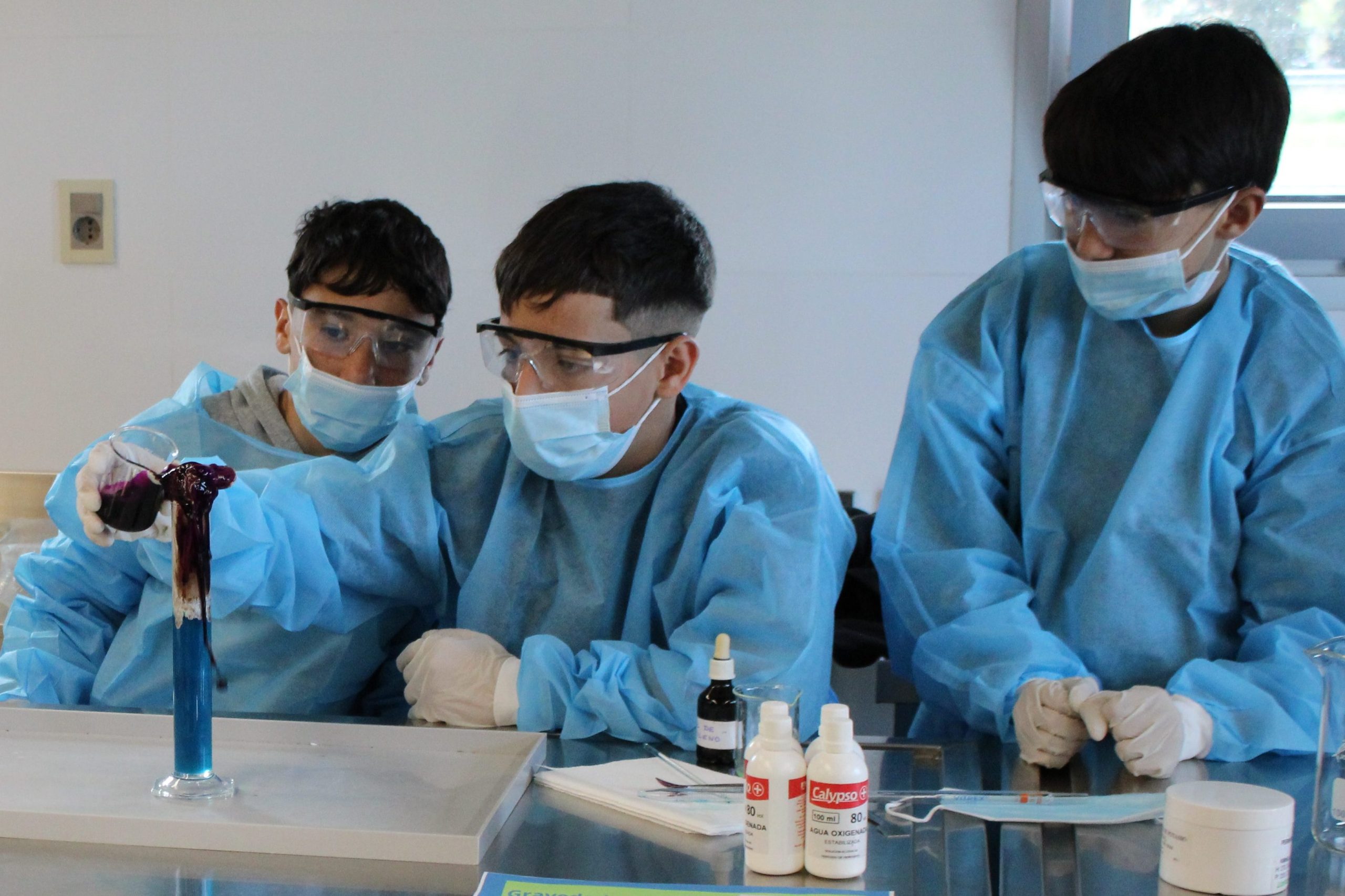 Estudiantes del Polo Educativo Tecnológico Vista Linda participaron en la Noche Iberoamericana de los Investigadores